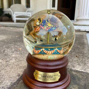 Carousel Snow Globe, Kentucky Horse Snowglobe, Musical  Snowglobe